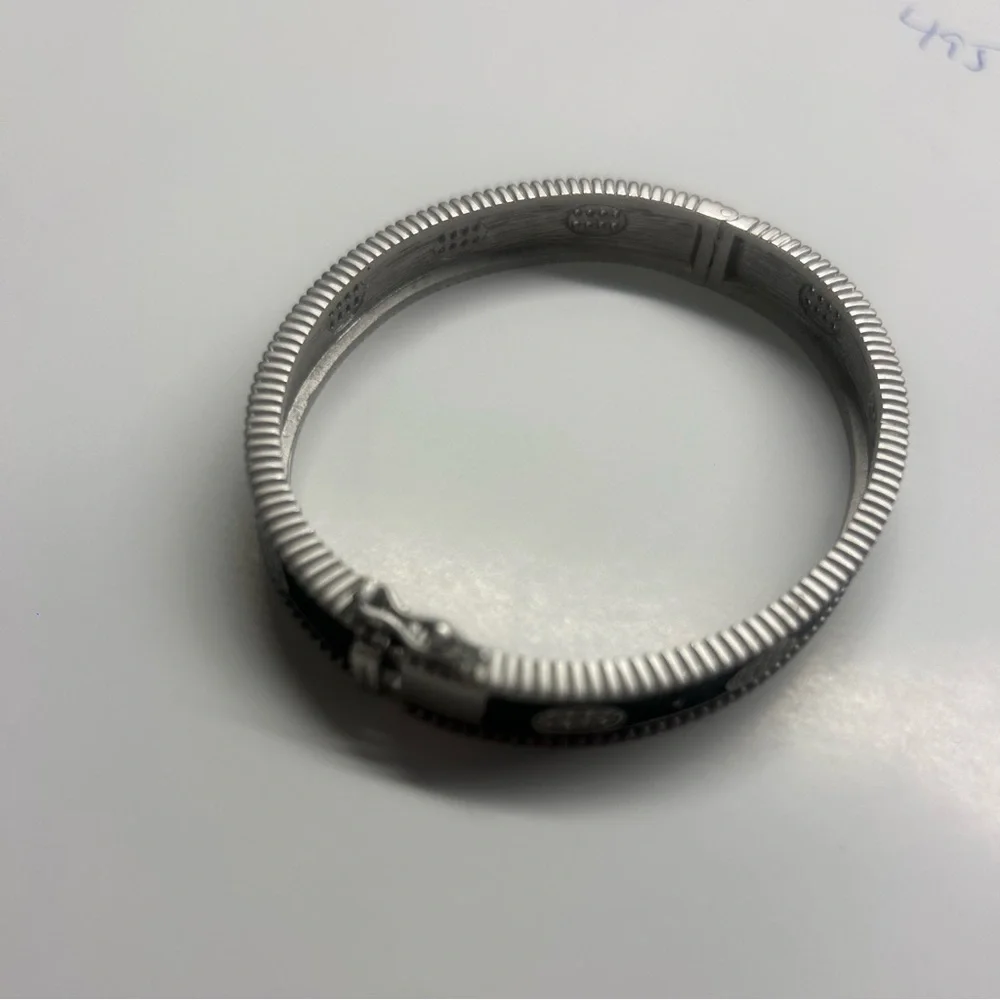 Freida Rothman signature textured hinged bangle new - Picture 7 of 12